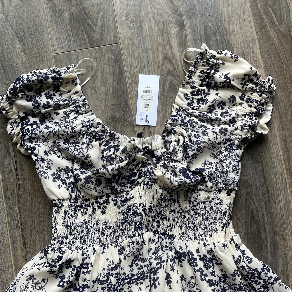 NWT Dynamite Baby Doll Floral Dress - Picture 4 of 5